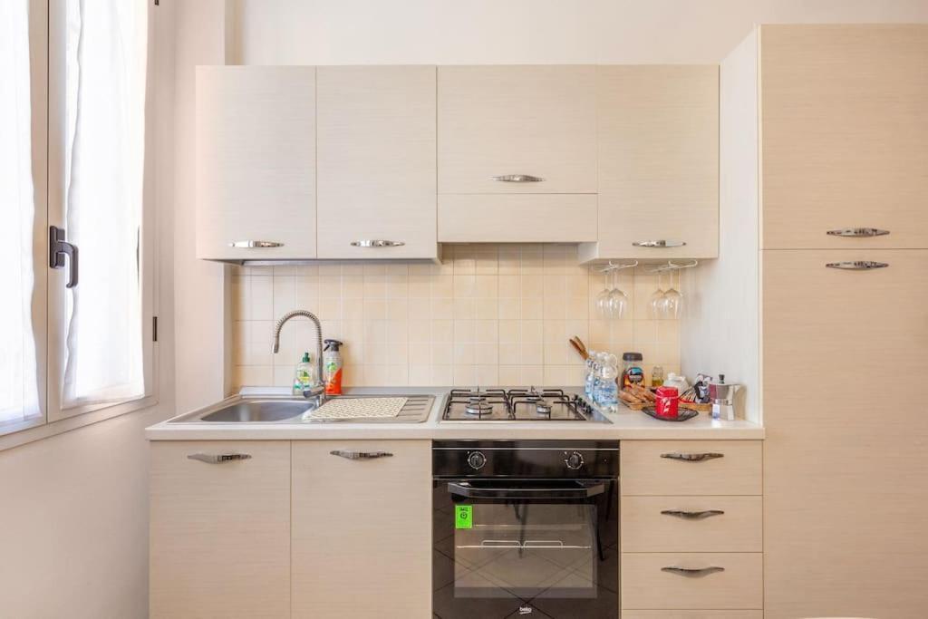 Modern In Next To Metro M5 - Sarca 73 * Mailand