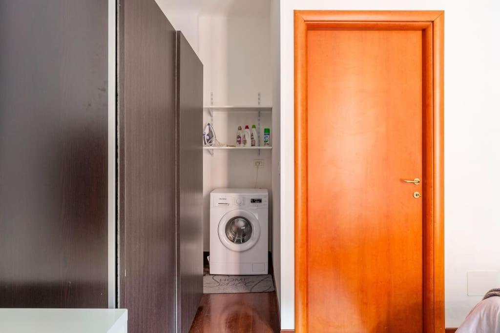 Modern In Next To Metro M5 - Sarca 73 *